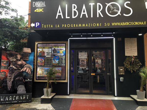 Genova, Cinema Albatros, ingresso
