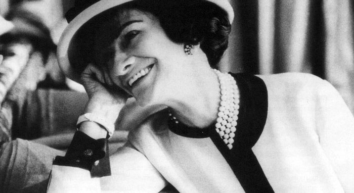 Gabrielle Bonheure Chanel, detta Coco Chanel (19 agosto 1883, Saumur, Francia - 10 gennaio 1971, Hôtel Ritz, Parigi, Francia)