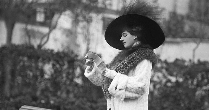 Mata Hari, pseudonimo di Margaretha Geertruida Zelle (Leeuwarden, 7 agosto 1876 - Vincennes, 15 ottobre 1917)