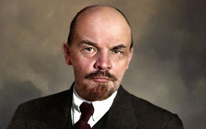 Vladimir Lenin (Simbirsk, 22 aprile 1870, 10 aprile del calendario giuliano - Gorki, 21 gennaio 1924), è stato un rivoluzionario, politico e politologo russo, poi sovietico