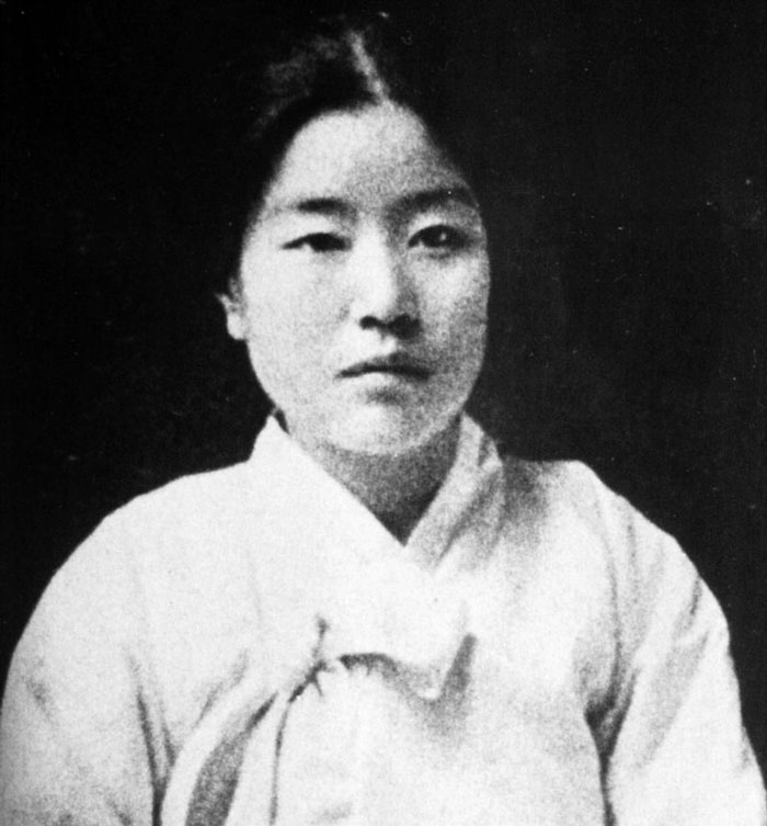 Na Hye-sok, Suwon, 28 aprile 1896 - Seul, 10 dicembre 1948, è stata una pittrice, scrittrice, poetessa e attivista femminista coreana