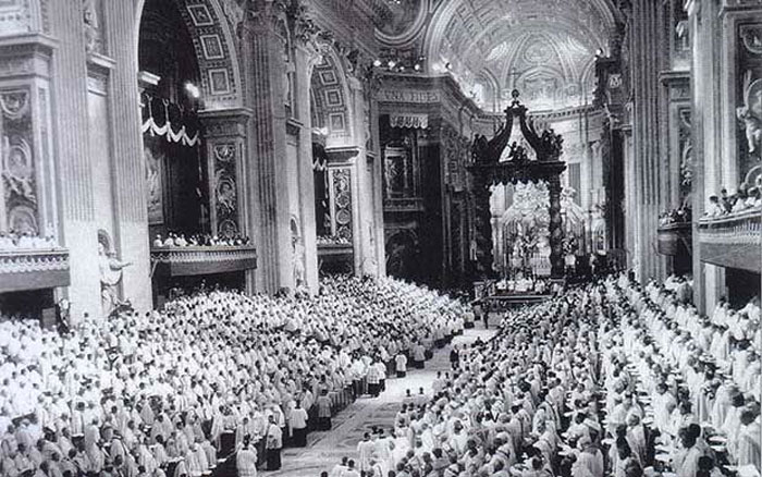 L'11 ottobre del 1962 Giovanni XXIII riunisce il Concilio Vaticano II