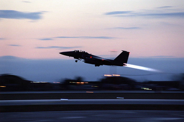 Un F-15E Strike Eagle parte da Aviano
