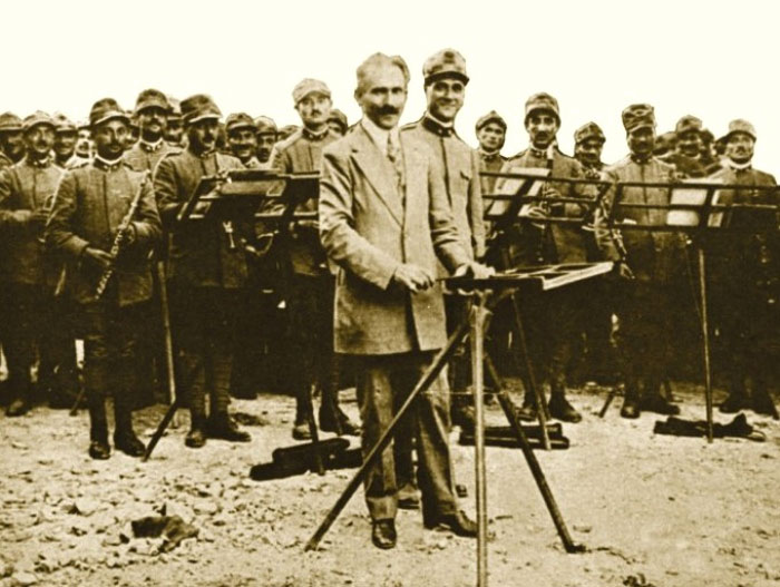 Toscanini nel ’17 diresse un concerto sul Monte Santo