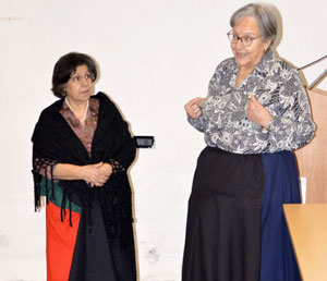 Lina Aracri, insieme a Rosa Maria Nicastri, nei panni della “pacchiana falernese”