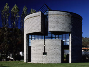 Mario Botta - Casa rotonda a Stabio, Svizzera (1980-1982). Foto Pino Musi 