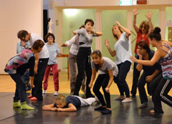 Danze di Vita Quotidiana, laboratorio di danza condotto da Franca Zagatti, una esperienza corporea e creativa aperta a tutti. Rovereto (TN), da febbraio a maggio 2014