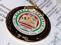 medaglia Scuola Ferrovia progettata dal volontario Lauro Uncinati