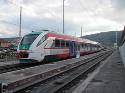 Elettrotreno "Lupetto" della Ferrovia Sangritana in esposizione ad Avezzano in occasione della "II Rassegna nazionale di modellismo ferroviario e vapore vivo"