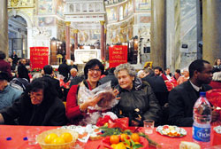 Cena natalizia per i poveri della strada della Comunità di Sant'Egidio